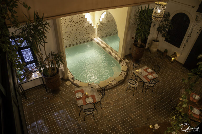 zoraida-riad-spa-patio_night_bassin_riad_marrakech_1