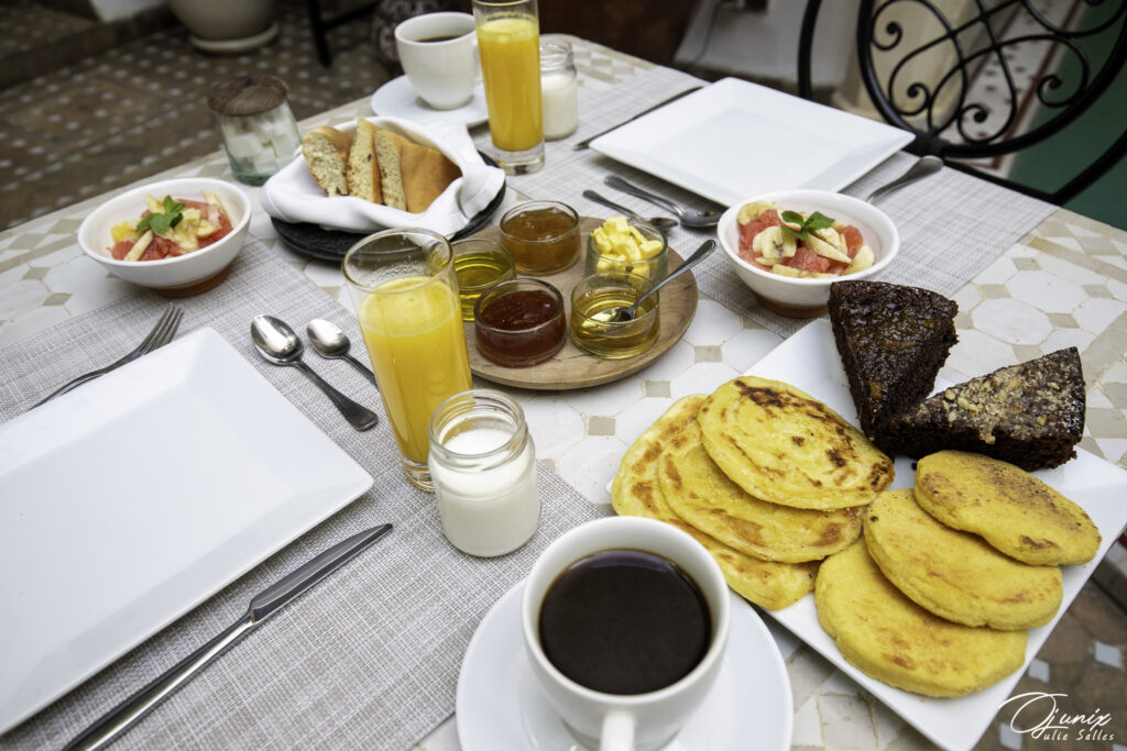 Les spécialités du petit-déjeuner marocain: Msemmen, harsha, Baghrir