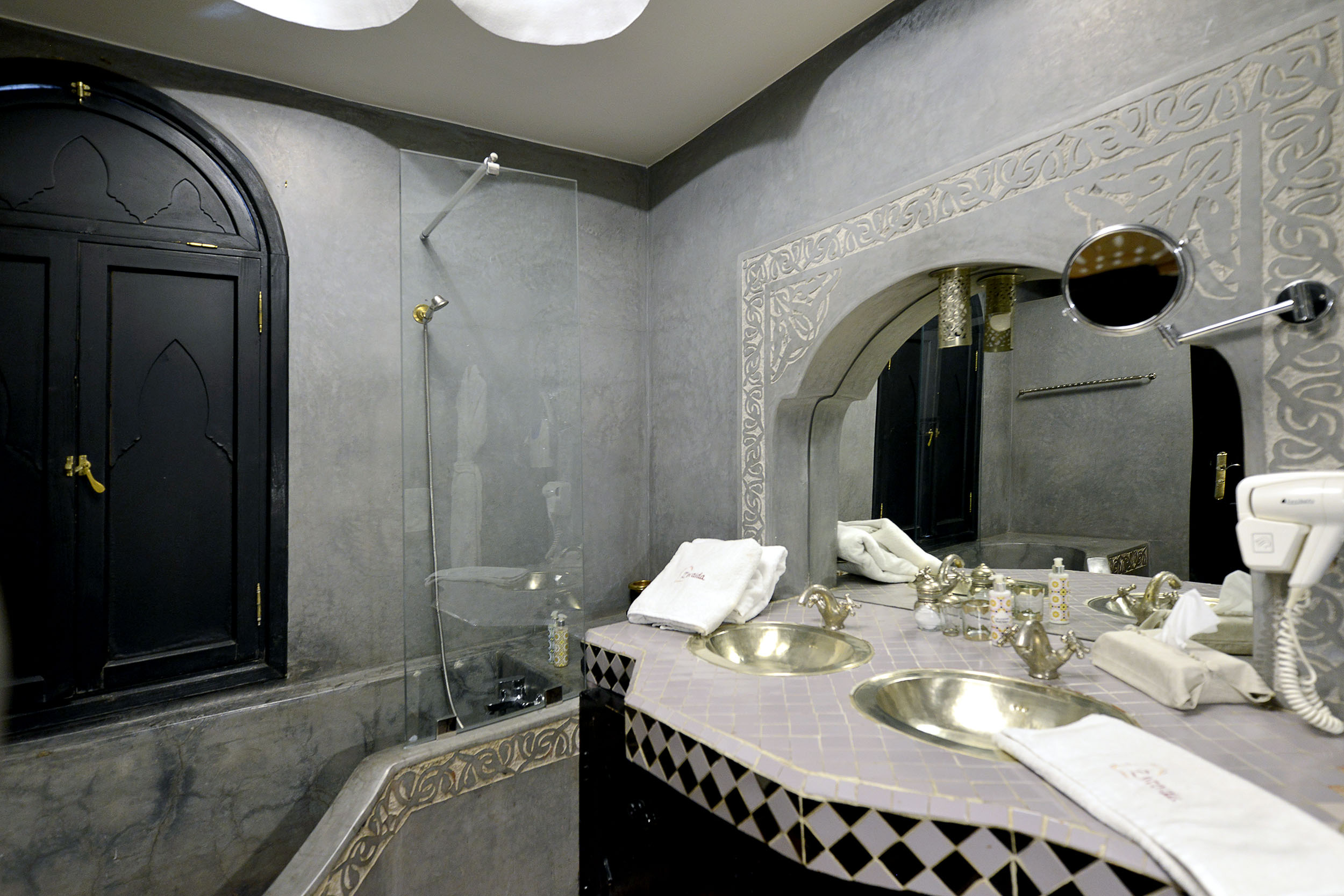 Salle de bain suite Sherazade Riad Zoraida Marrakech