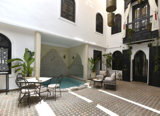 Bassin Patio Riad Marrakech Maroc